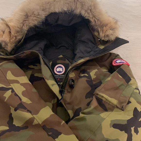 Canada Goose like new authentic women’s limited edition jacket. - Picture 6 of 6